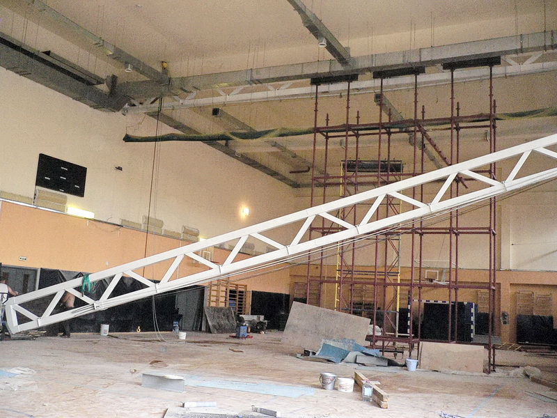 Монтаж металлоконструкций для усиления перекрытия спортивного зала